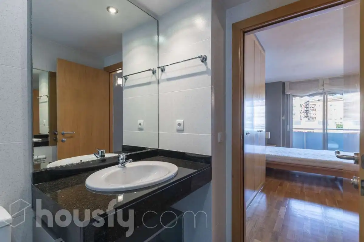 Bathroom of Flat for rent in Mataró  with Air Conditioner, Heating and Parquet flooring