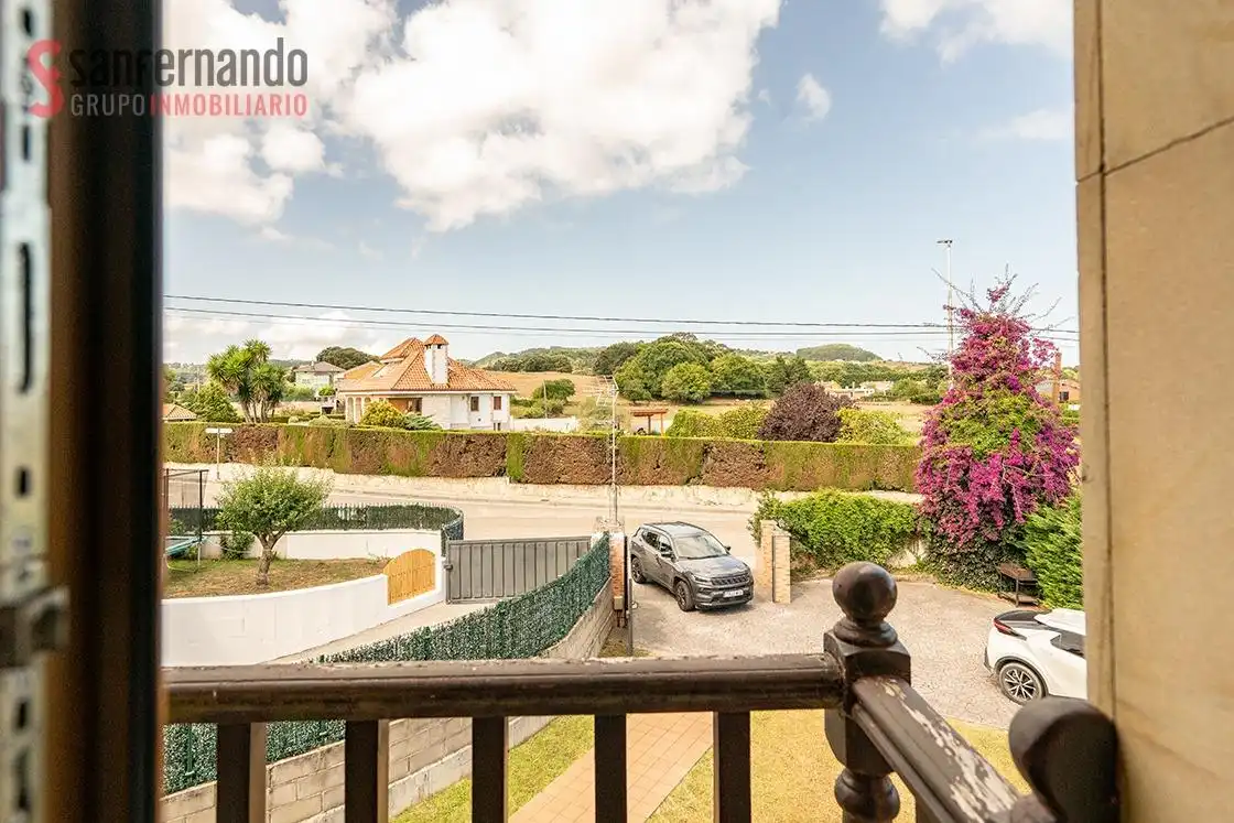 Vista exterior de Casa o chalet en venta en Santa Cruz de Bezana con Calefacción, Jardín privado y Balcón