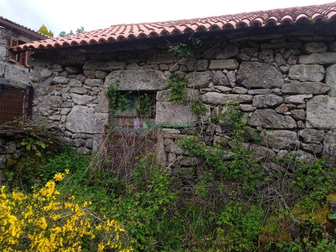 Vista exterior de Finca rústica en venda en Covelo amb Calefacció i Jardí privat