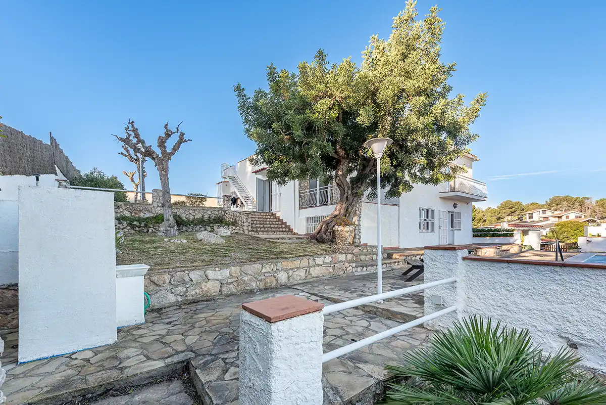 Exterior view of Houses for sale in Sant Pere de Ribes  with Heating, Terrace and Swimming Pool