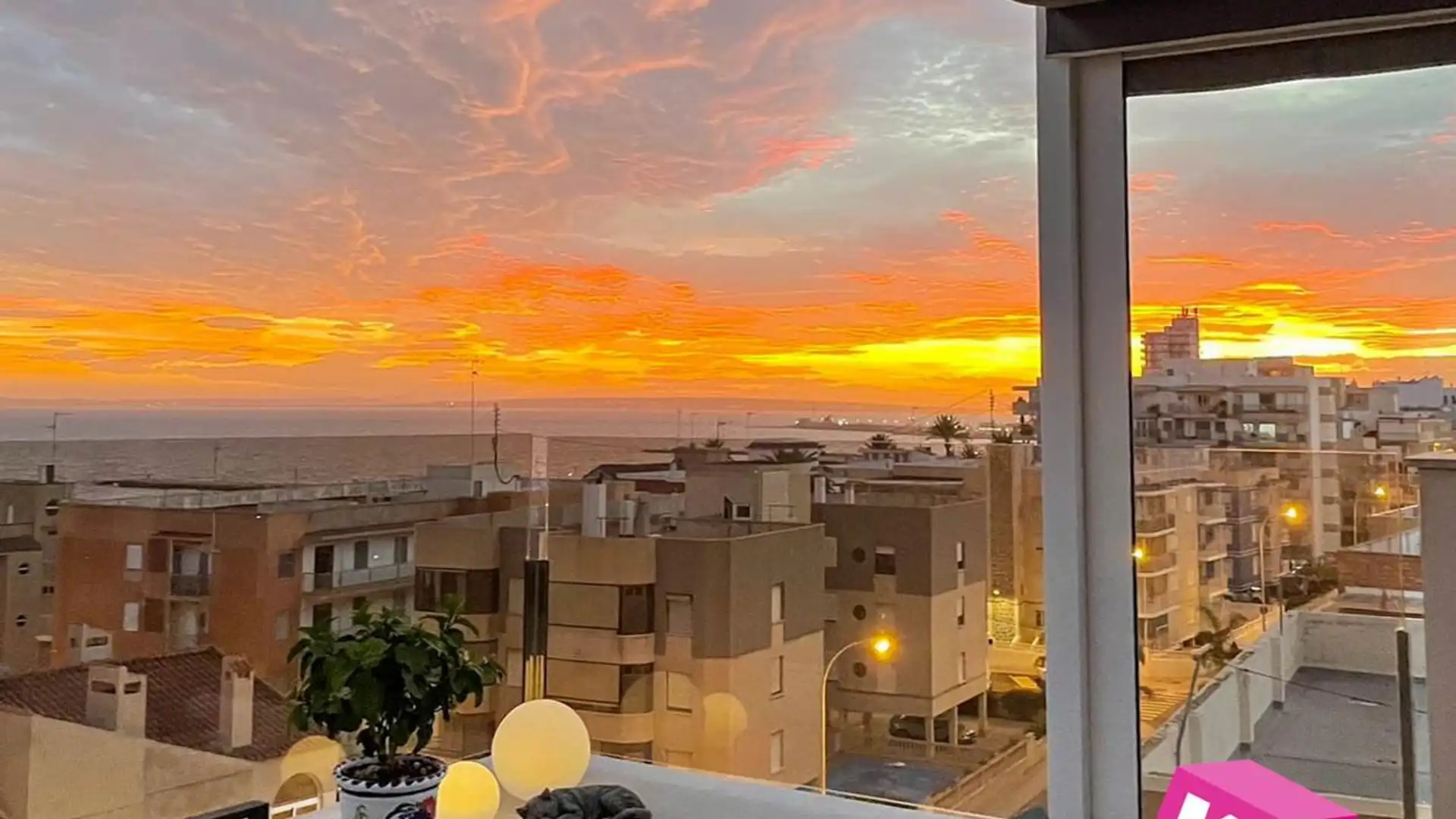 Vista exterior de Àtic en venda en Santa Pola amb Aire condicionat, Calefacció i Terrassa