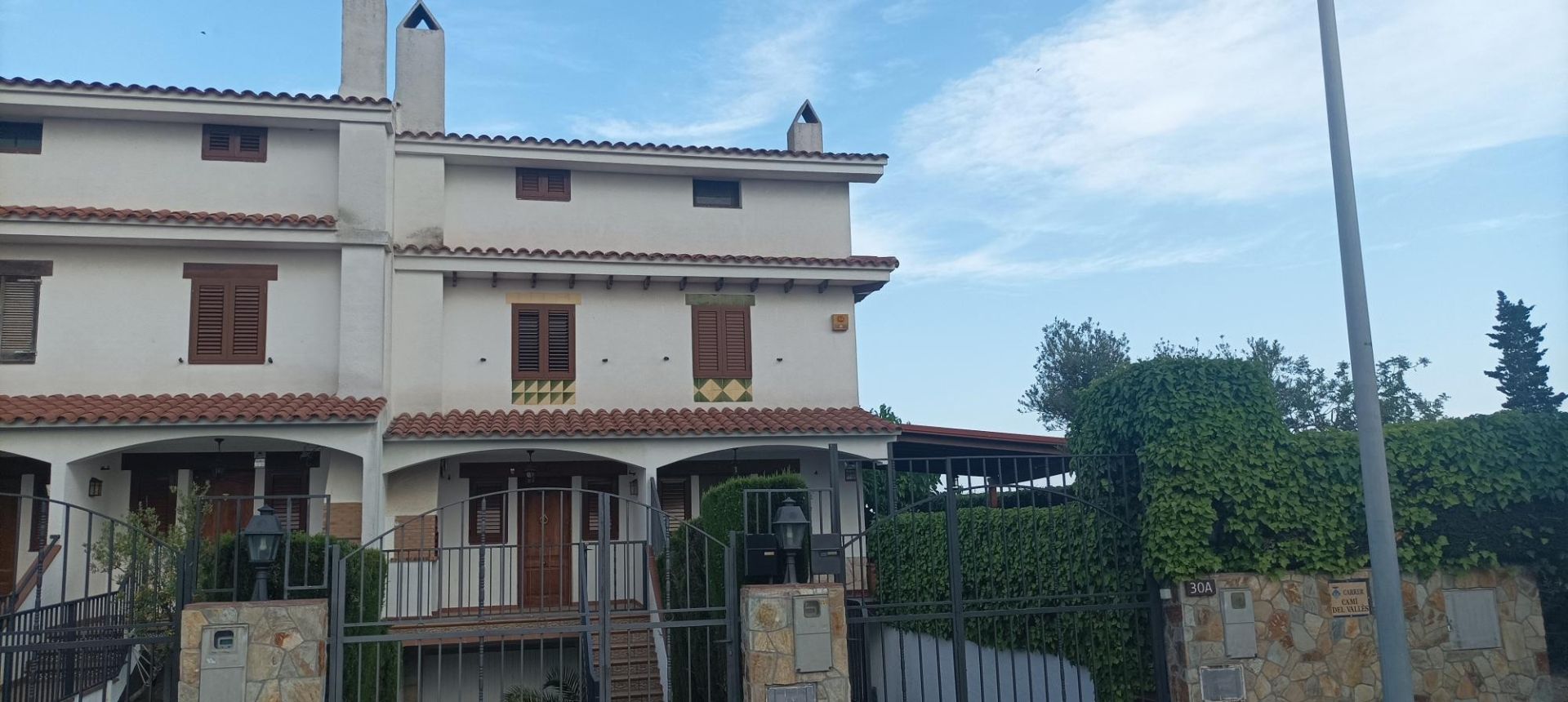 Vista exterior de Casa adosada en venda en Torredembarra