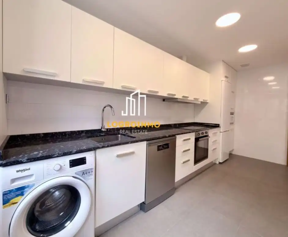Kitchen of Flat for sale in  Logroño  with Air Conditioner, Heating and Private garden