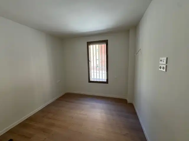 Schlafzimmer von Erdgeschoss zum Verkauf in Rubí mit Klimaanlage, Heizung und Parkett