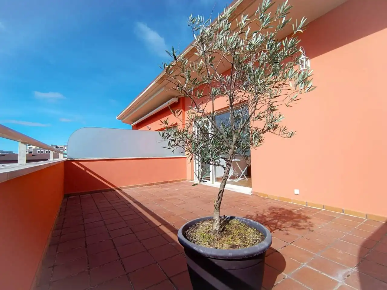 Terrassa de Casa o xalet en venda en Burgos amb Calefacció, Jardí privat i Parquet