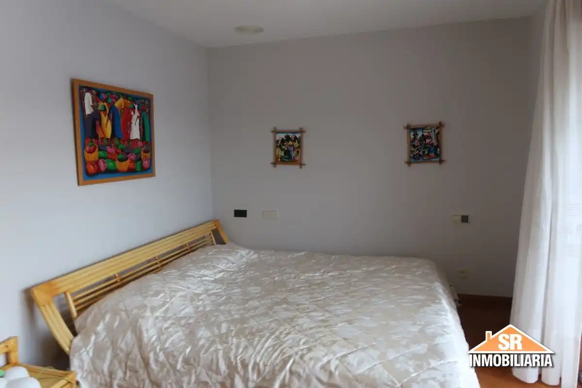 Habitación de Casa adosada de alquiler en Sada (A Coruña) con Calefacción, Parquet y Terraza