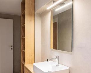 Bathroom of Flat to rent in Vilanova i la Geltrú  with Air Conditioner, Furnished and Pets allowed