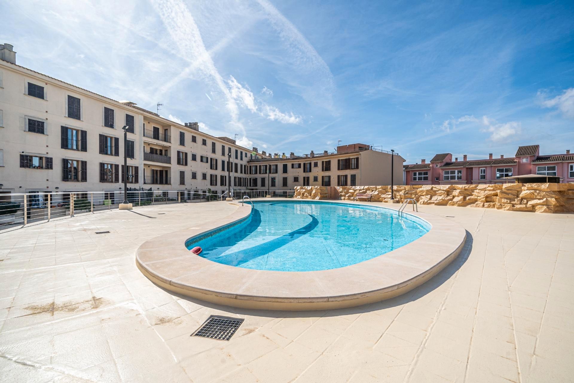Swimming pool of Flat for sale in Manacor  with Furnished