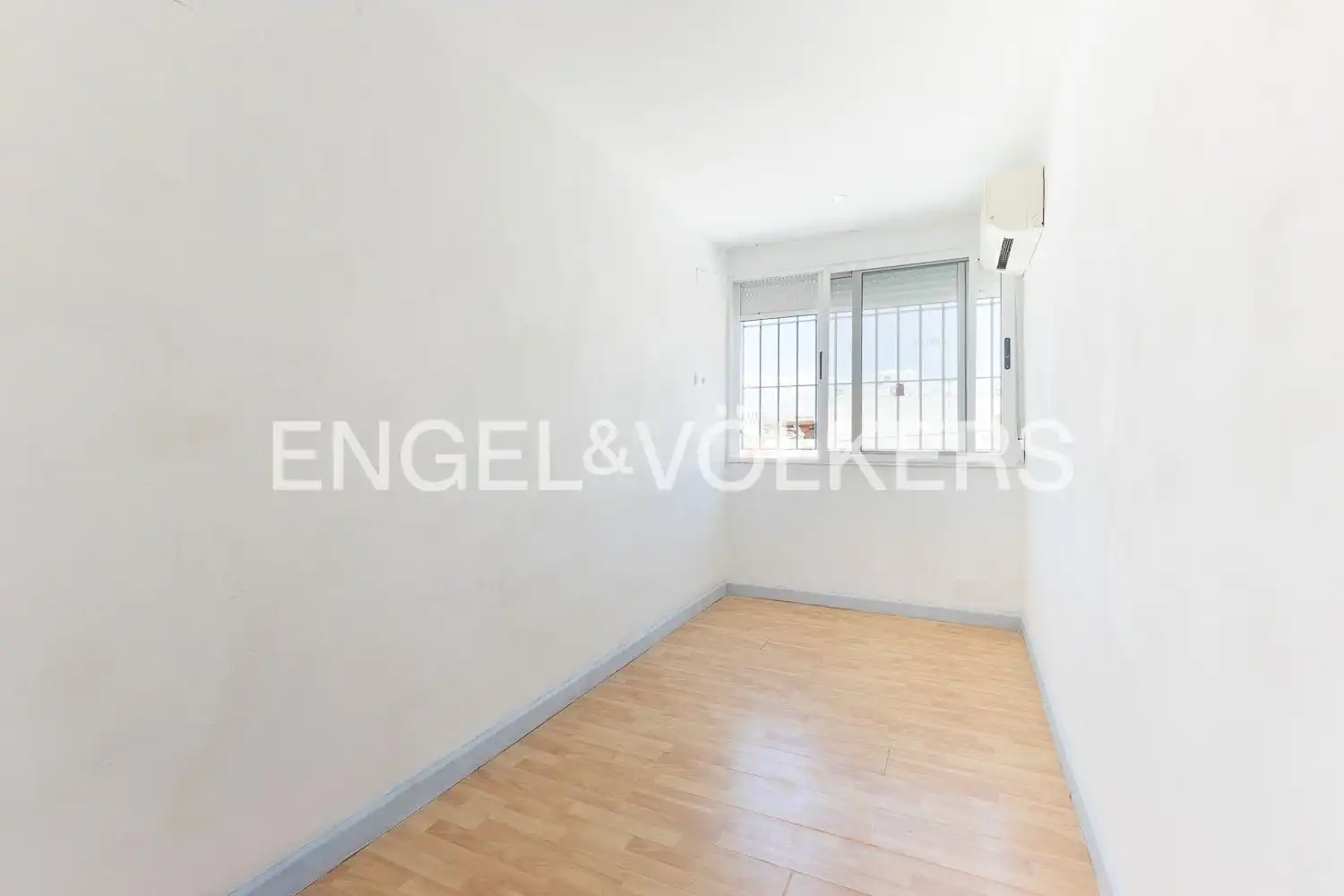 Habitación de Ático en venta en Valencia con Calefacción y Terraza