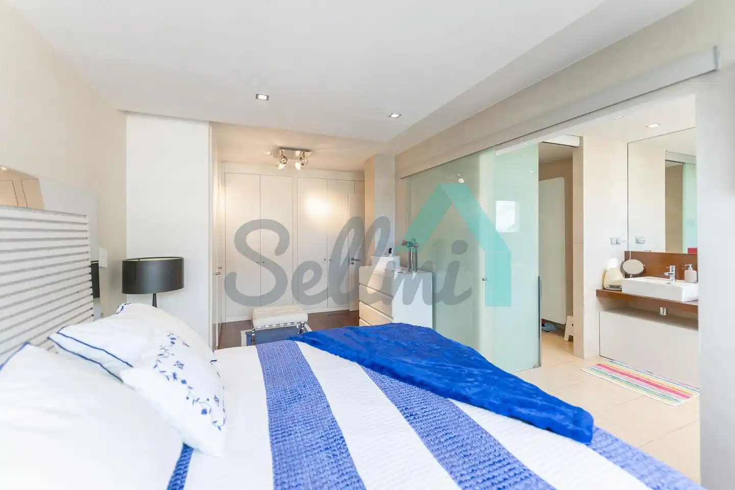 Schlafzimmer von Maisonette zum Verkauf in Oviedo  mit Heizung, Terrasse und Abstellraum