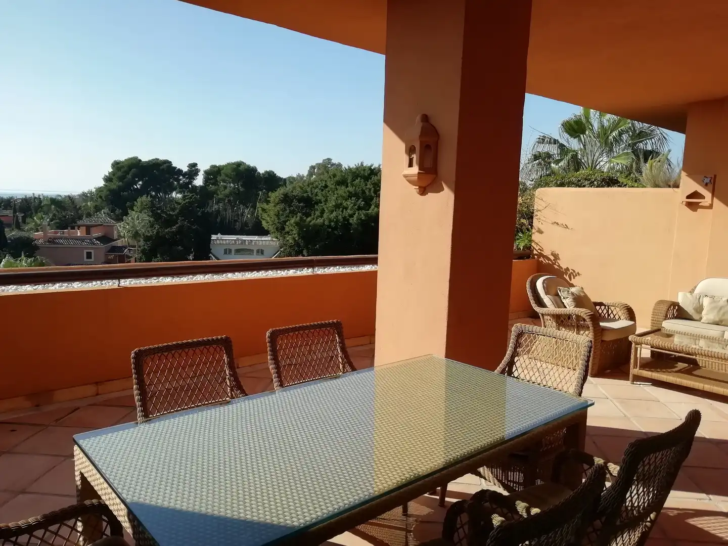 Terrasse von Maisonette zum Verkauf in Marbella mit Klimaanlage, Terrasse und Abstellraum