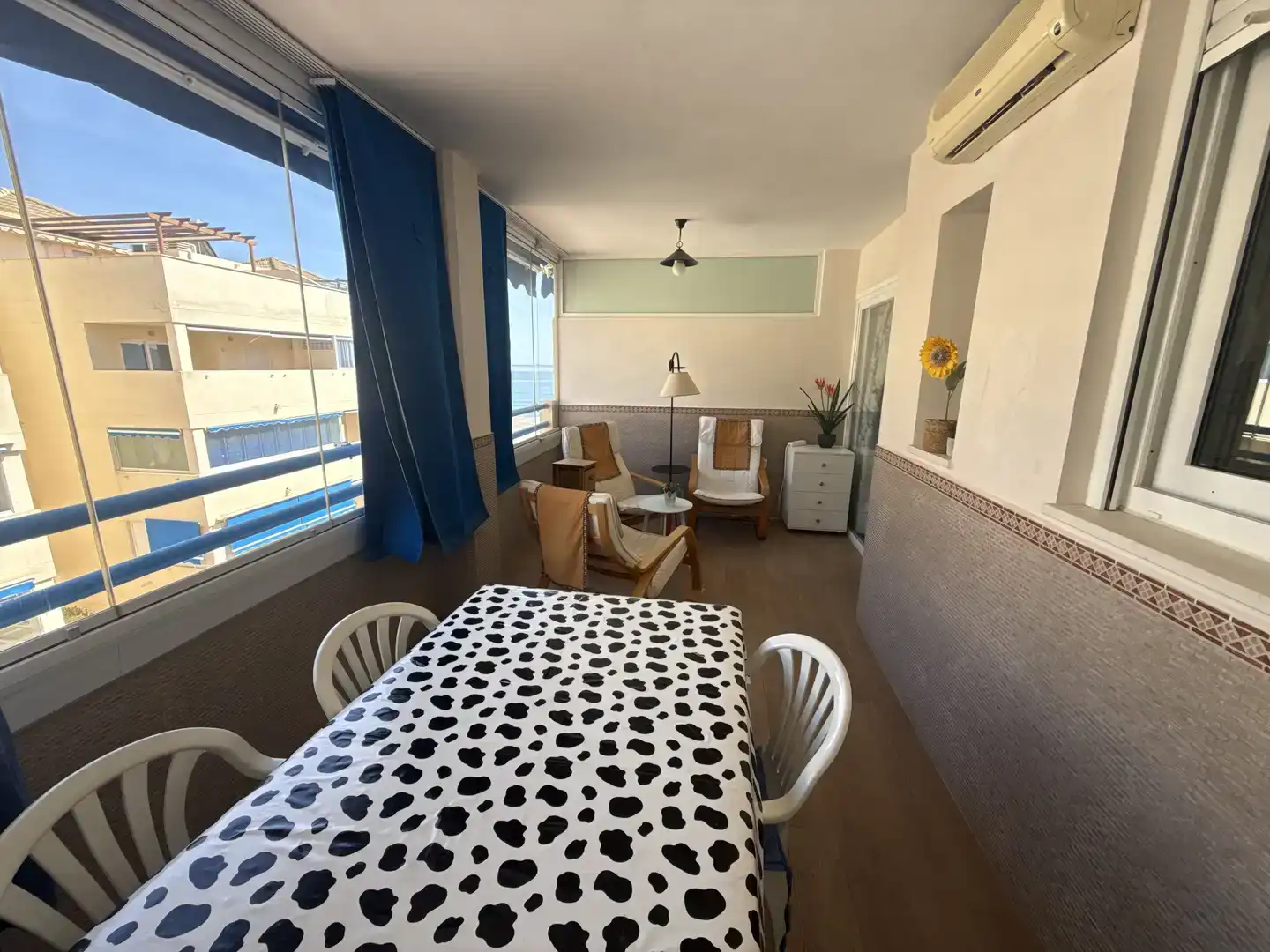 Menjador de Dúplex de lloguer en Torrox amb Aire condicionat, Piscina i Moblat