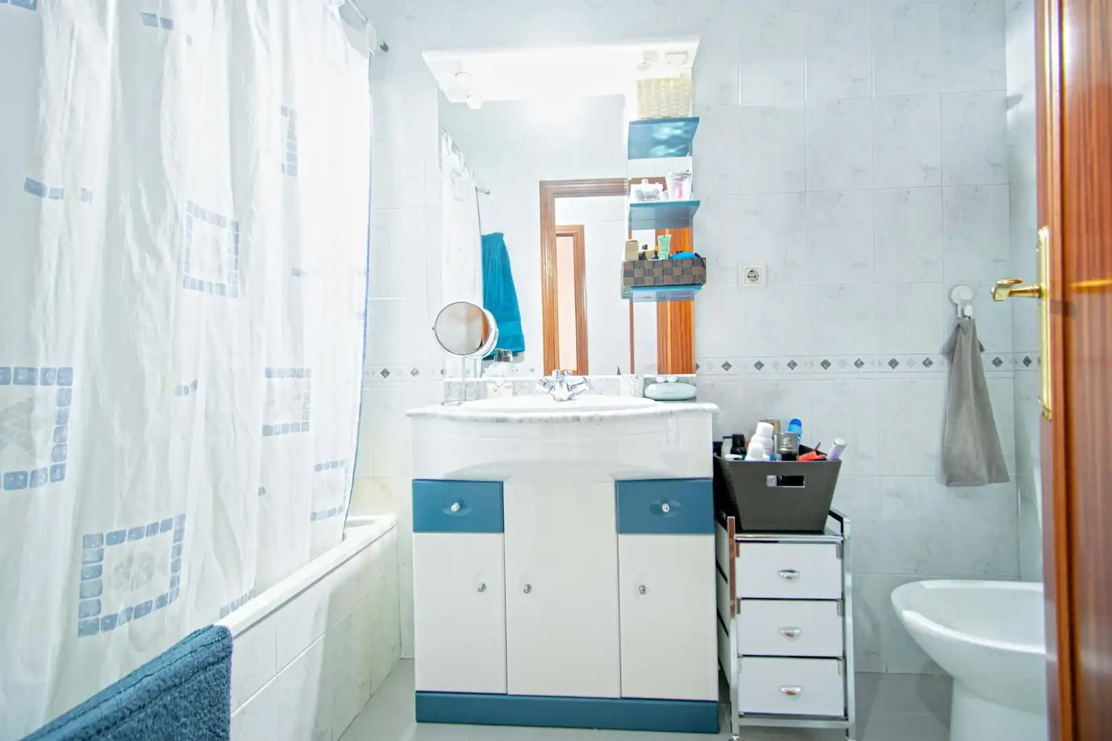 Badezimmer von Wohnung zum Verkauf in Sevilla mit Klimaanlage und Abstellraum