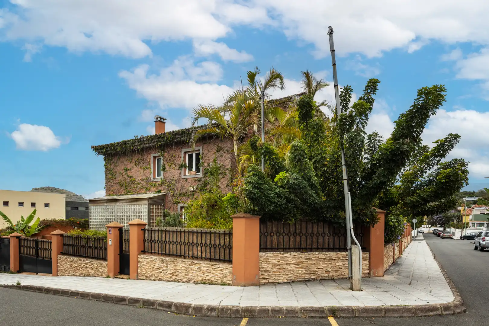 Vista exterior de Casa o chalet en venta en Las Palmas de Gran Canaria con Aire acondicionado, Calefacción y Jardín privado