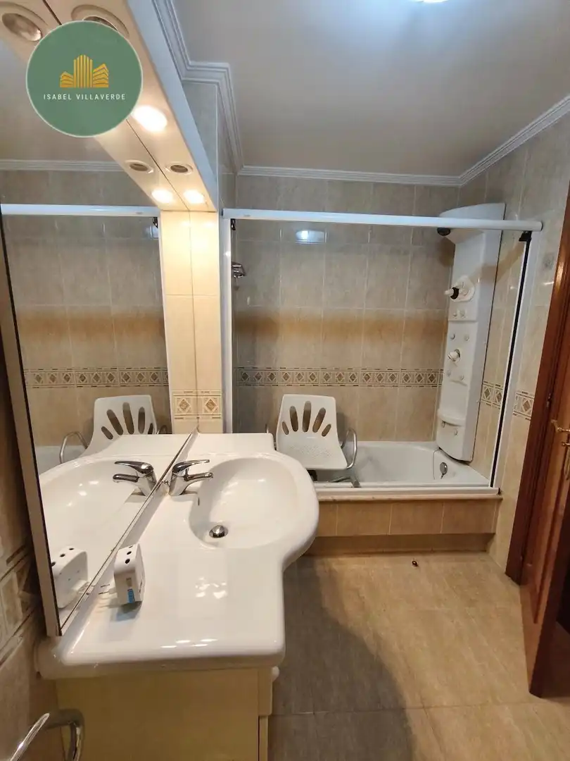 Wohnung zur Miete in FERNANDEZ LATORRE, Cuatro Caminos - Plaza de la Cubela