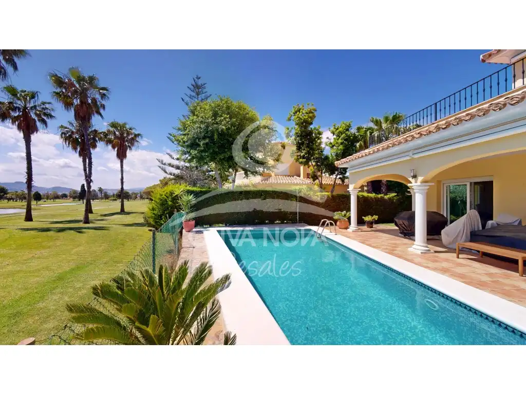 Vista exterior de Casa o chalet en venta en Oliva con Terraza y Piscina