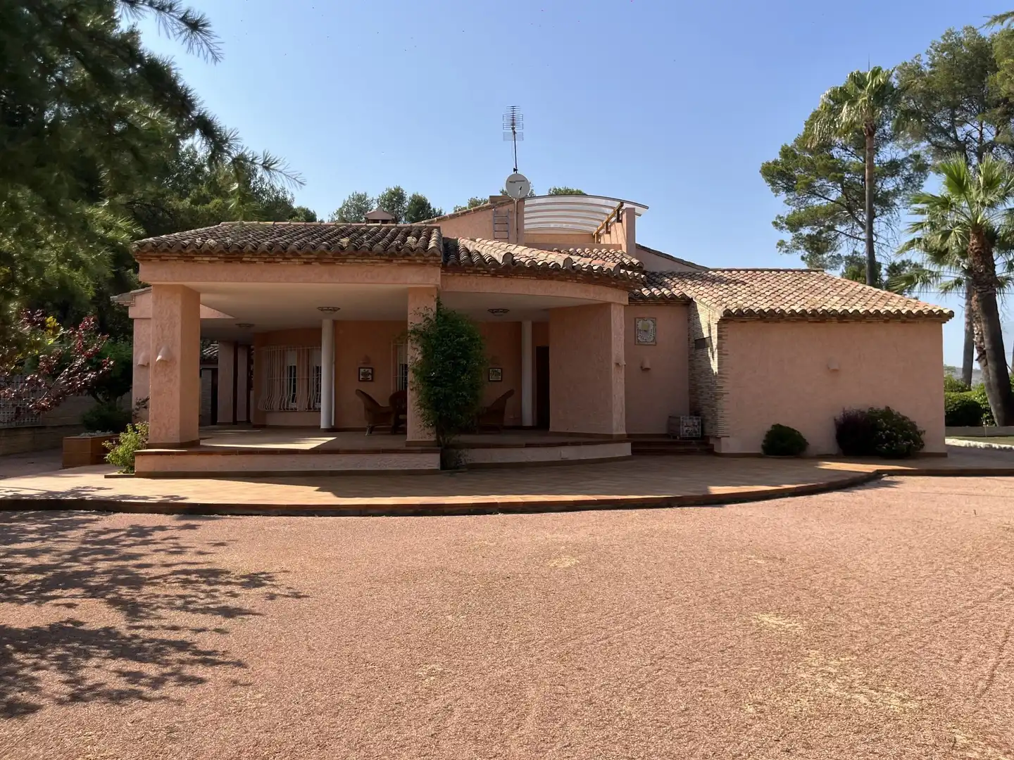 Vista exterior de Casa o xalet en venda en Ontinyent amb Aire condicionat, Calefacció i Jardí privat