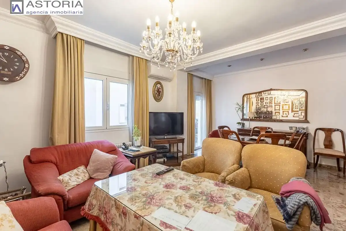 Appartamento con terrazza in vendita a Calle ANGEL BARRIOS, imagen 3