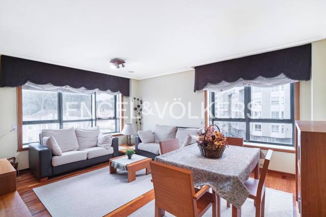 Piso en Venta en Rúa San Pedro de Mezonzo en Paseo de los Puentes - Santa Margarita