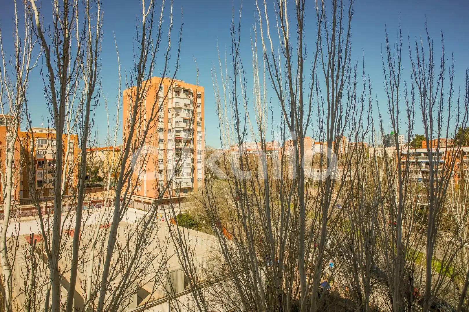 Außenansicht von Wohnung zum Verkauf in Madrid mit Klimaanlage, Heizung und Terrasse