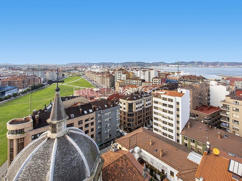 Vista exterior de Apartament en venda en Gijón  amb Calefacció