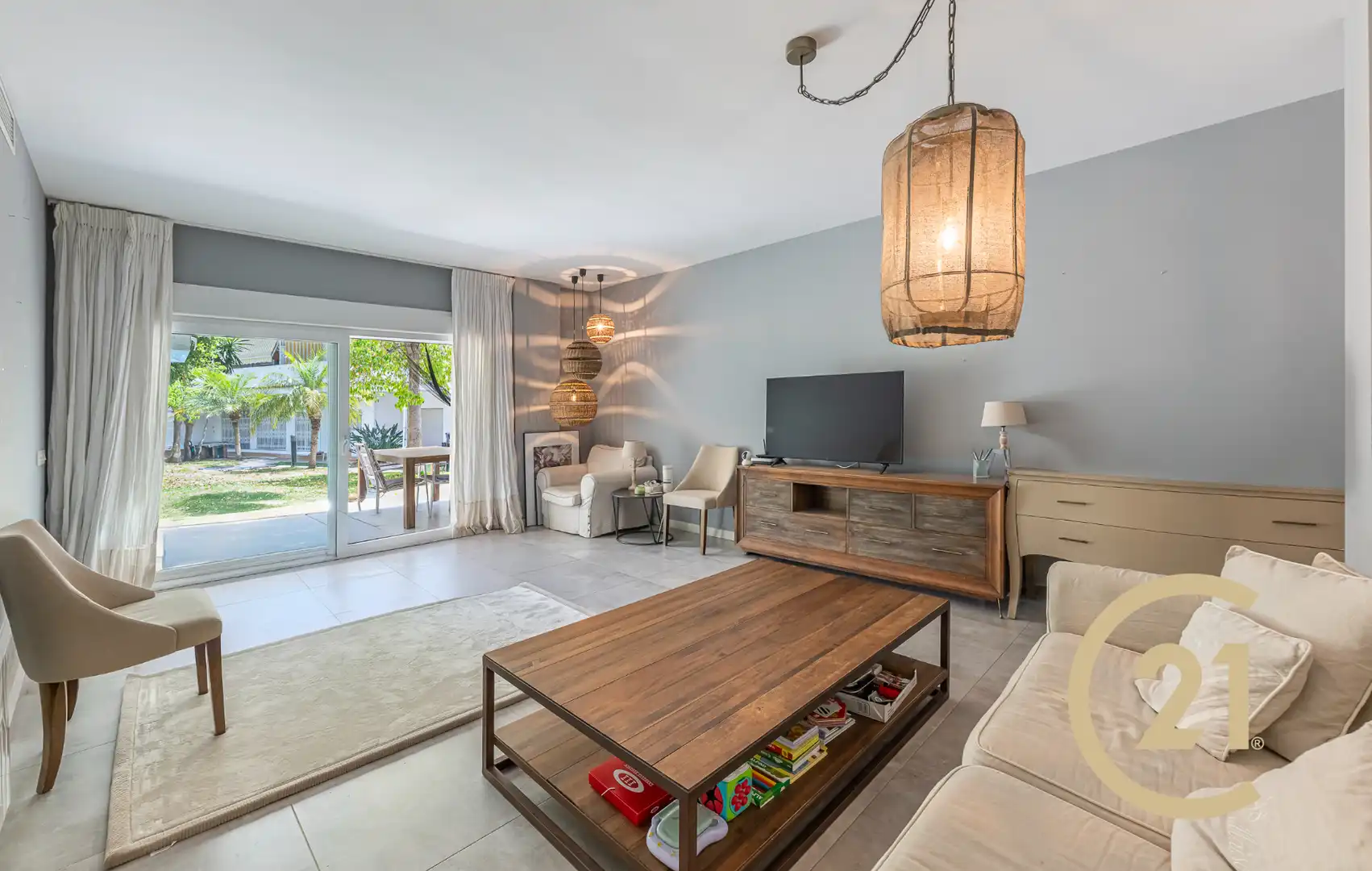 Sala de estar de Planta baja en venta en Marbella con Aire acondicionado, Terraza y Amueblado