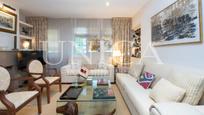 Living room of Flat for sale in  Madrid Capital  with Air Conditioner and Swimming Pool