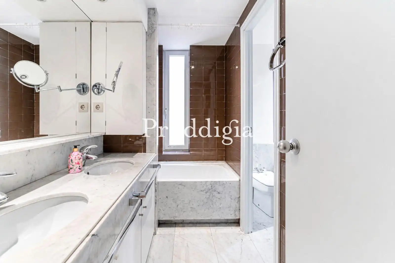 Flat for rent in Via Augusta, Sant Gervasi- Galvany