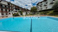 Piscina de Apartament en venda en Labastida / Bastida amb Terrassa, Moblat i Piscina comunitària