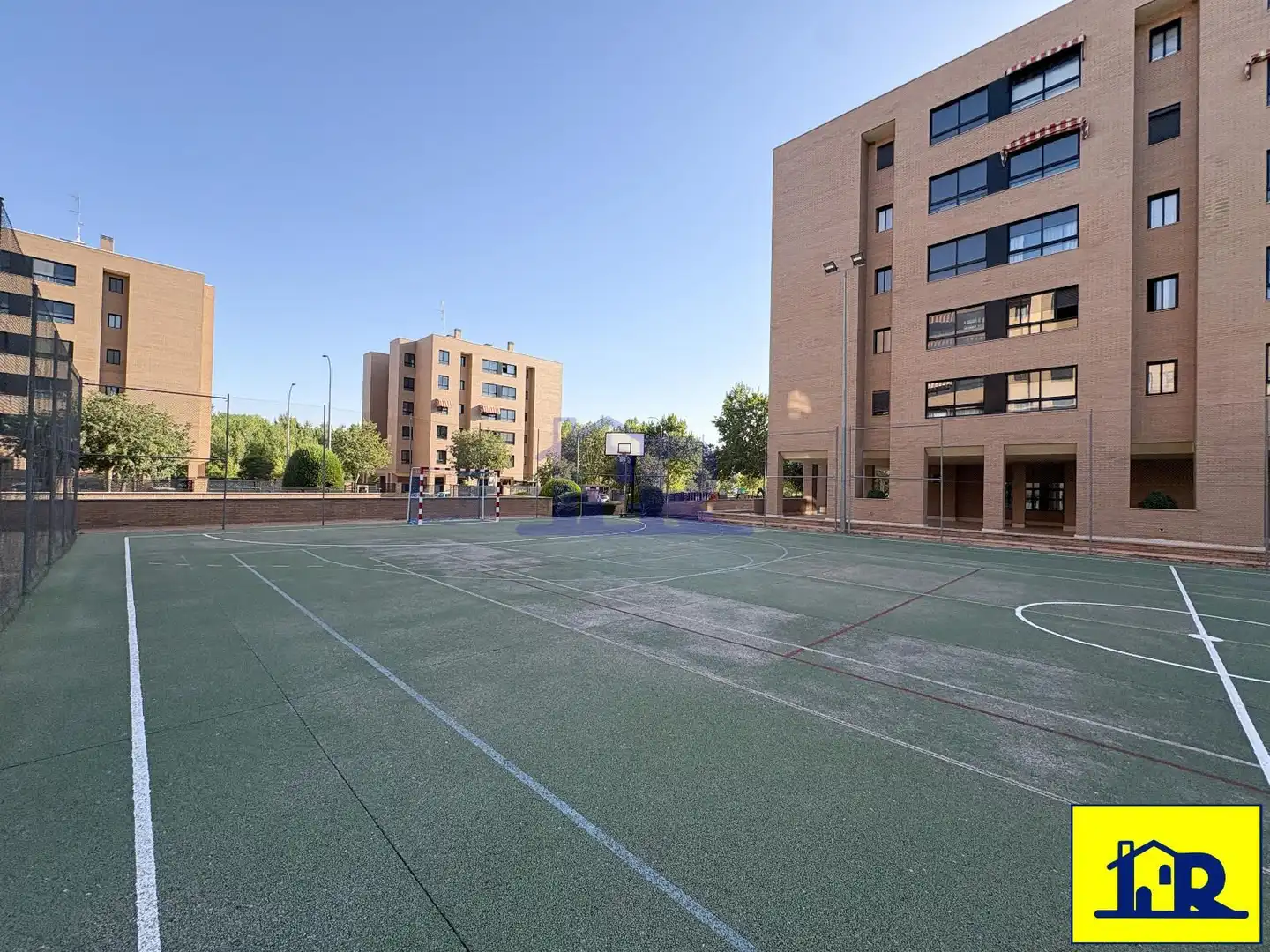 Vista exterior de Pis en venda en Cuenca amb Calefacció, Terrassa i Traster