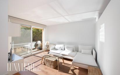 Sala d'estar de Àtic en venda en Gavà amb Aire condicionat, Calefacció i Jardí privat