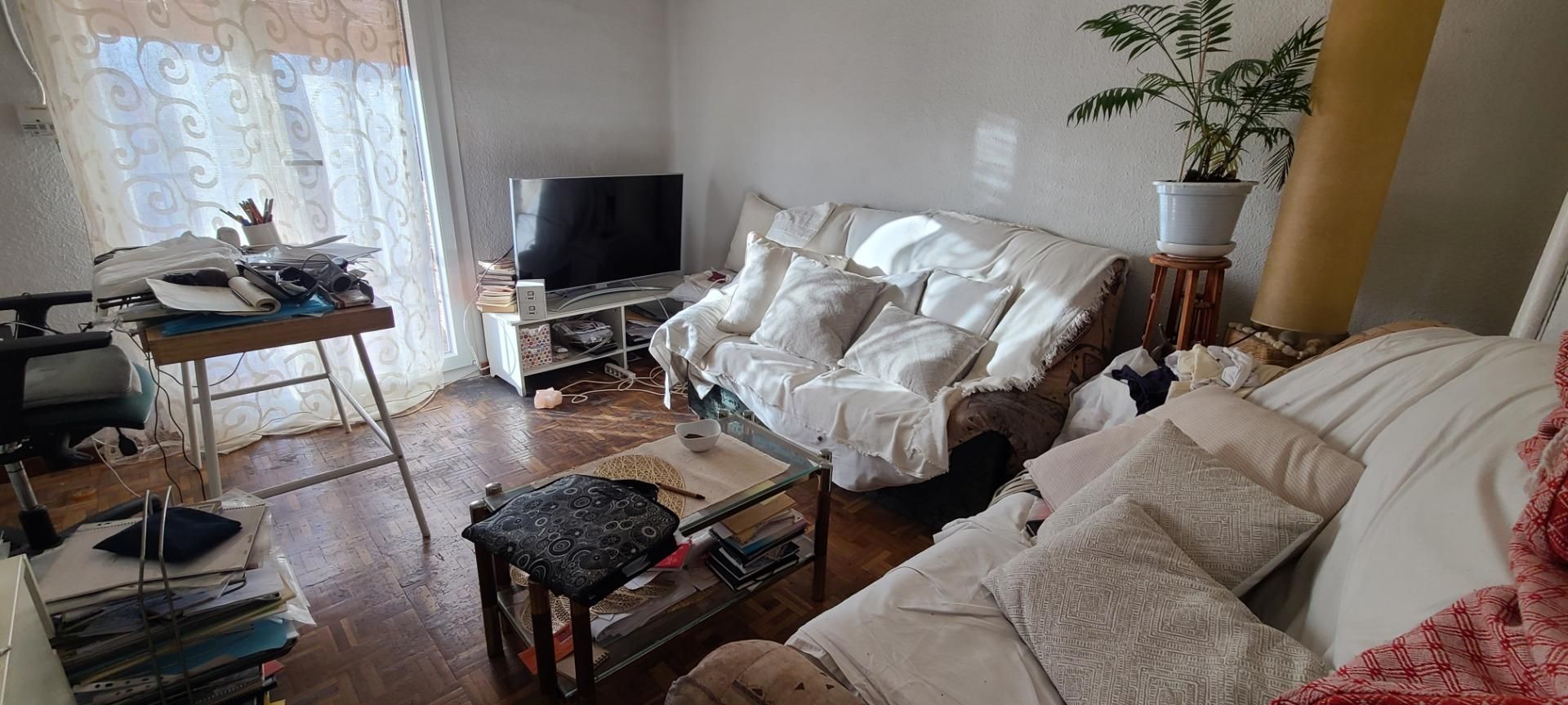 Living room of Flat for sale in  Madrid Capital  with Heating, Parquet flooring and Terrace