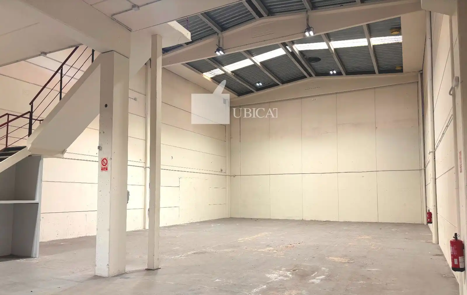 Fabrikhallen zur Miete in Zona Industrial, Barberà del Vallès