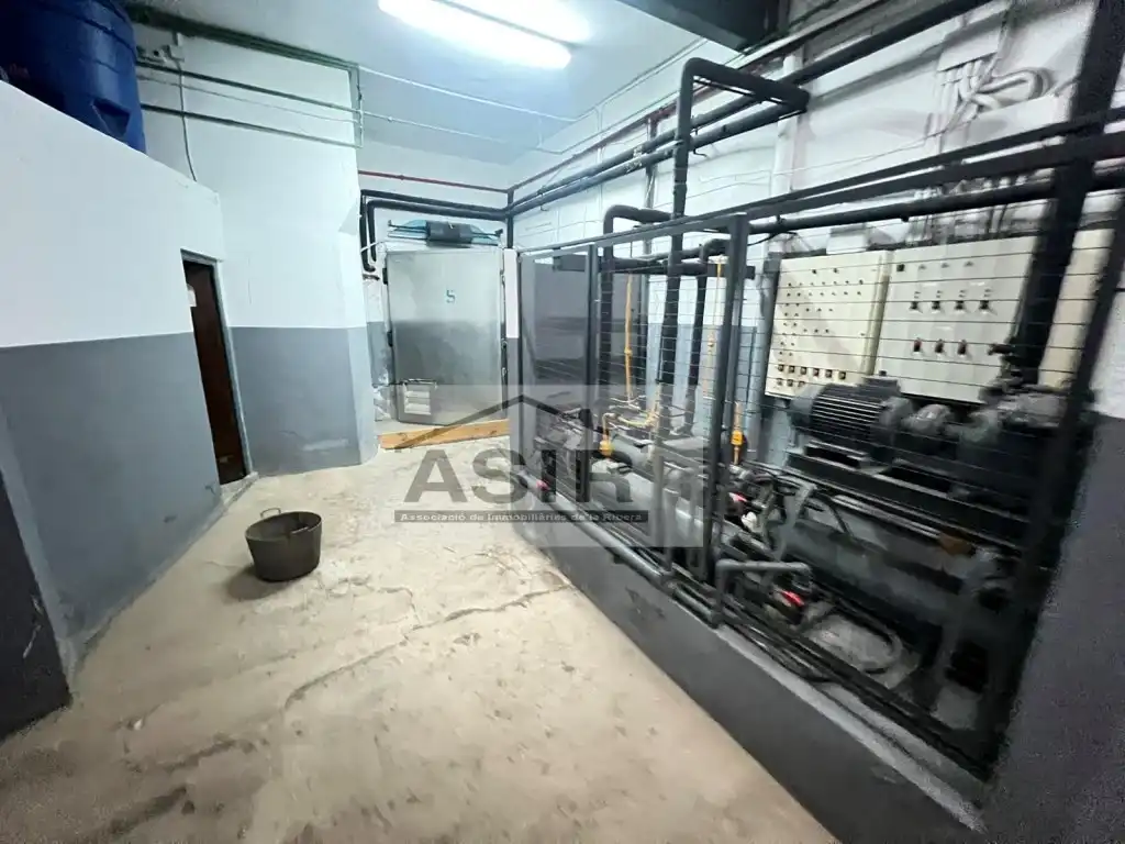 Nave industrial en venta en Corbera