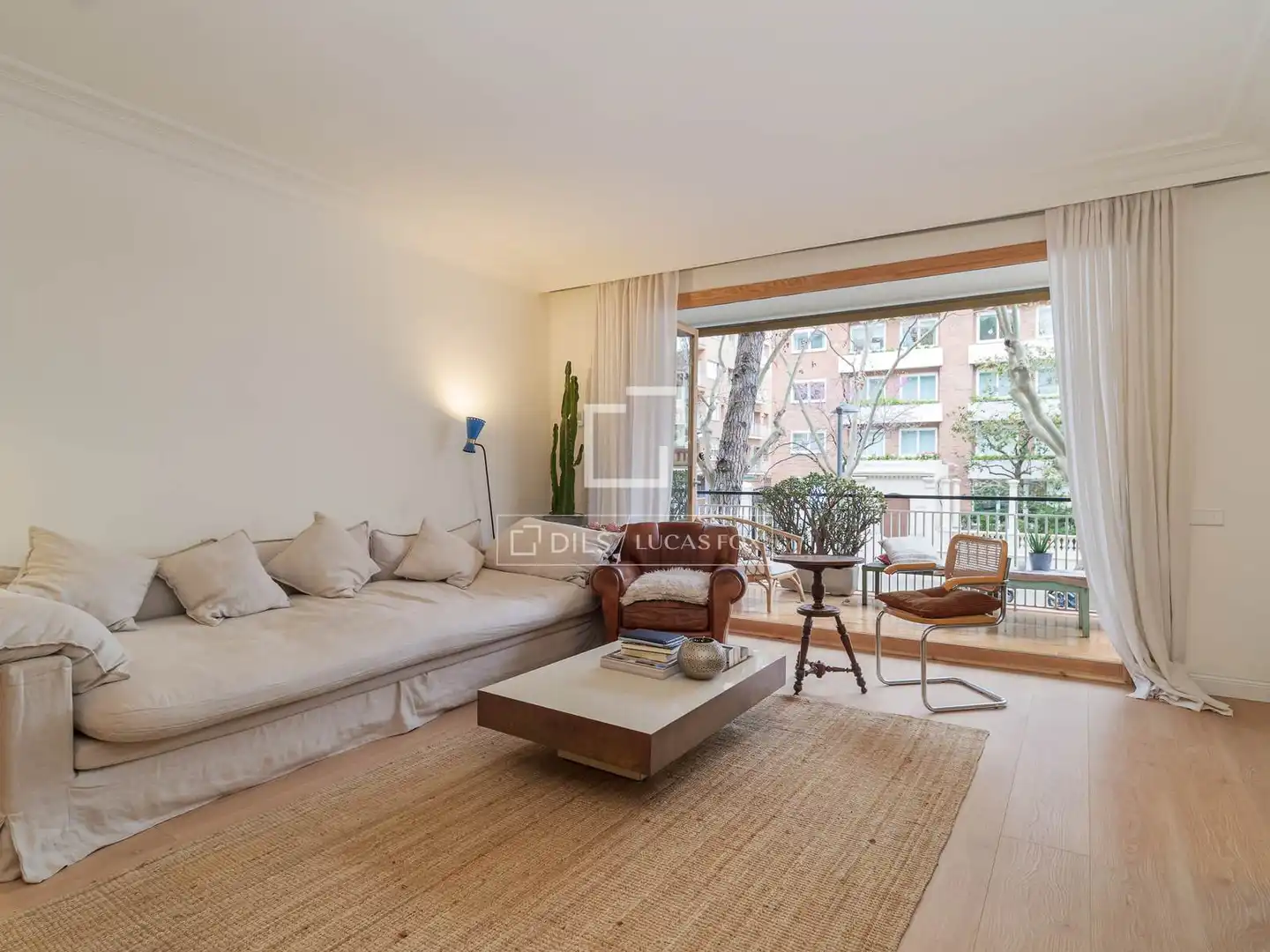 Vista exterior de Piso en venta en Barcelona con Aire acondicionado, Calefacción y Terraza