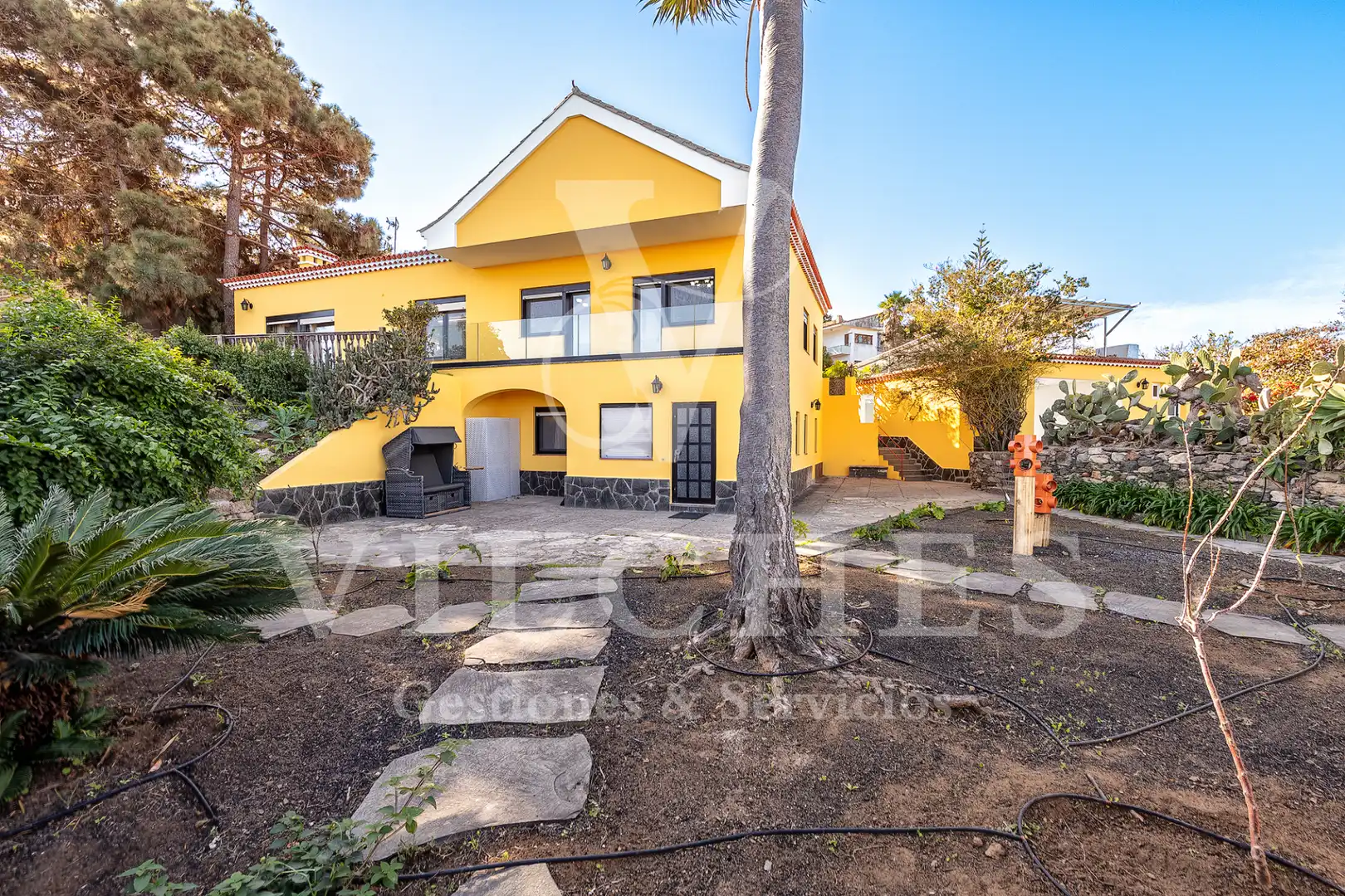 Vista exterior de Casa o xalet en venda en Santa Brígida amb Jardí privat, Terrassa i Traster