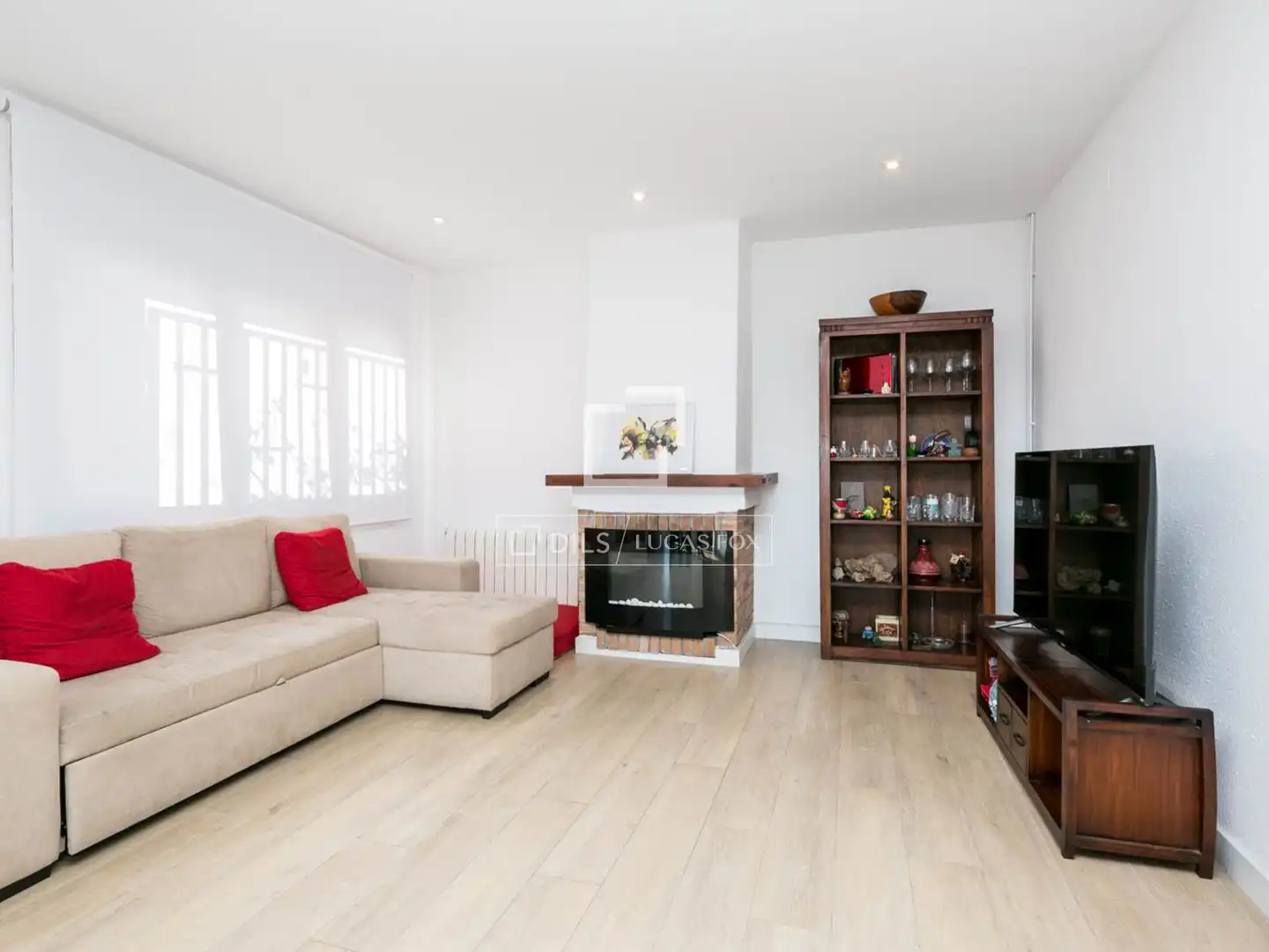 Living room of Houses for sale in Castelldefels  with Air Conditioner, Private garden and Terrace