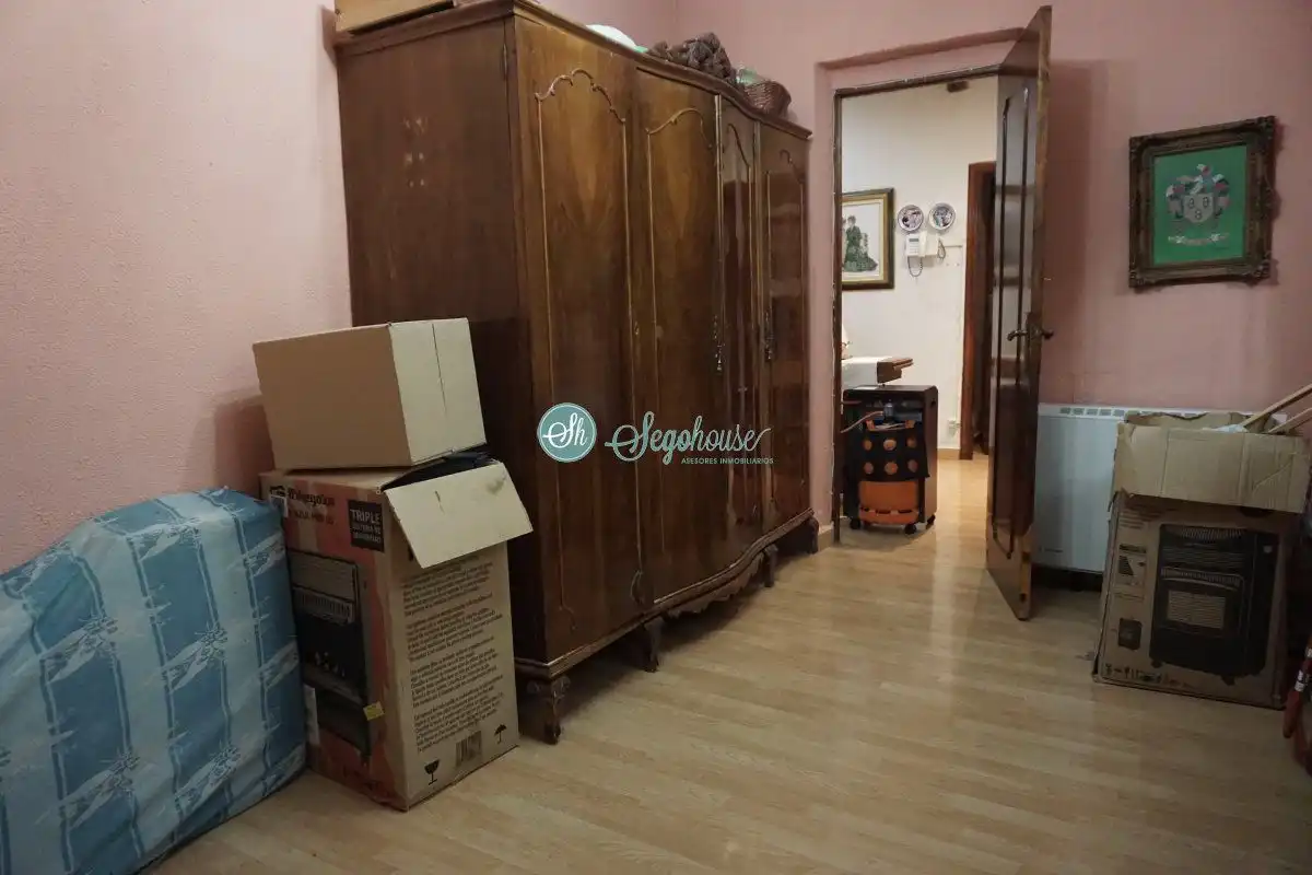 Piso en venta en Segovia con Calefacción, Parquet y Terraza
