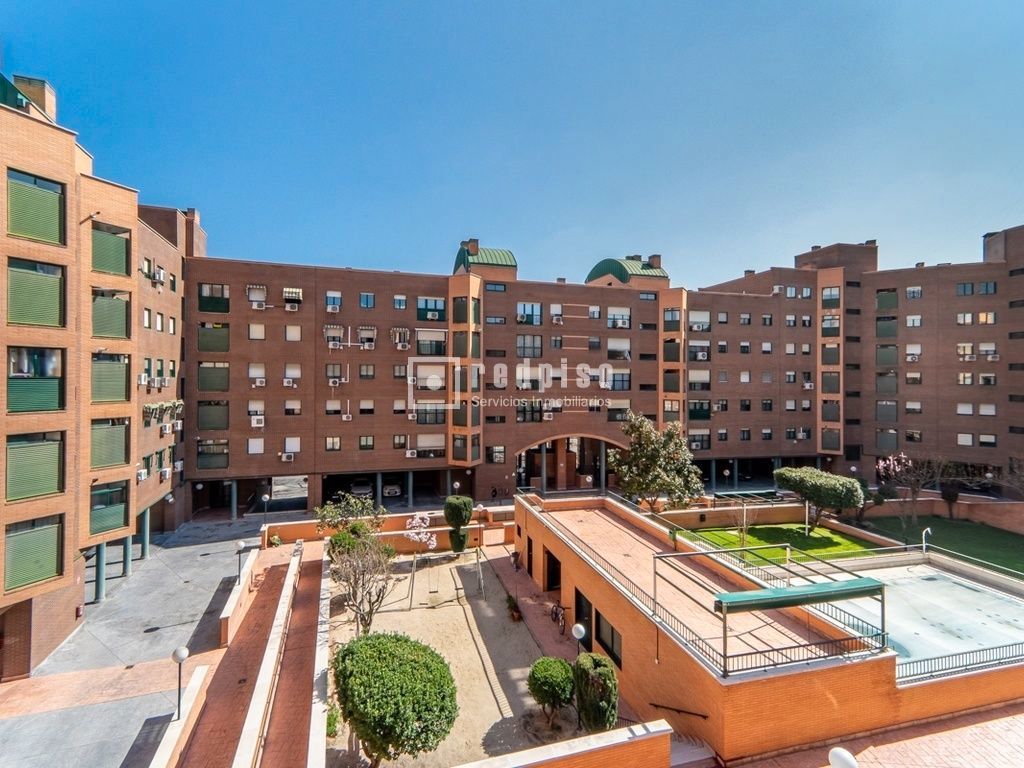 Vista exterior de Pis de lloguer en Alcorcón amb Aire condicionat, Calefacció i Parquet