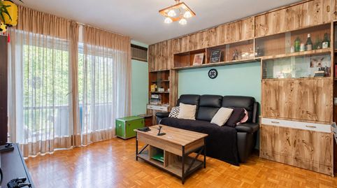 Foto 3 de Apartamento en venta en Calle Pico de Los Artilleros, Vinateros, Madrid Capital