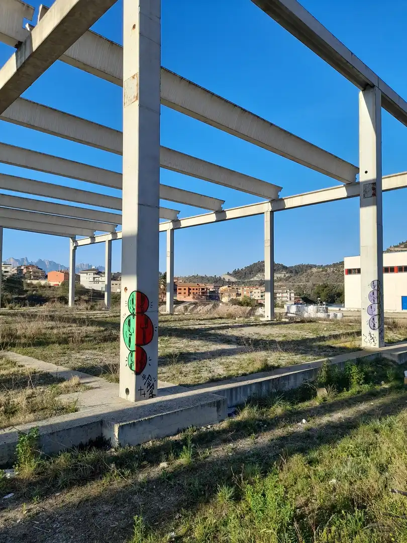 Außenansicht von Fabrikhallen zum Verkauf in El Pont de Vilomara i Rocafort