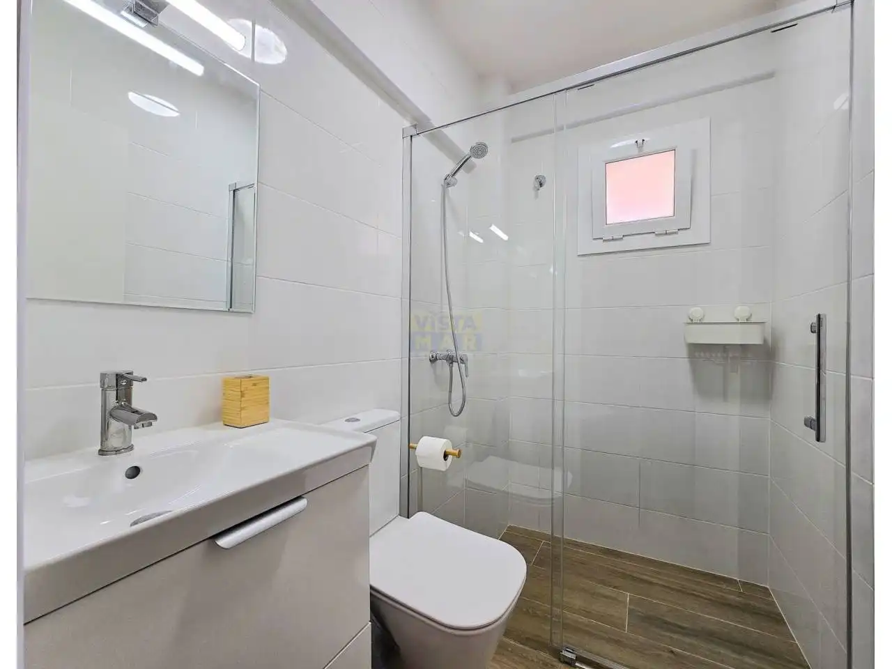Baño de Piso de alquiler en Cubelles con Aire acondicionado y Amueblado