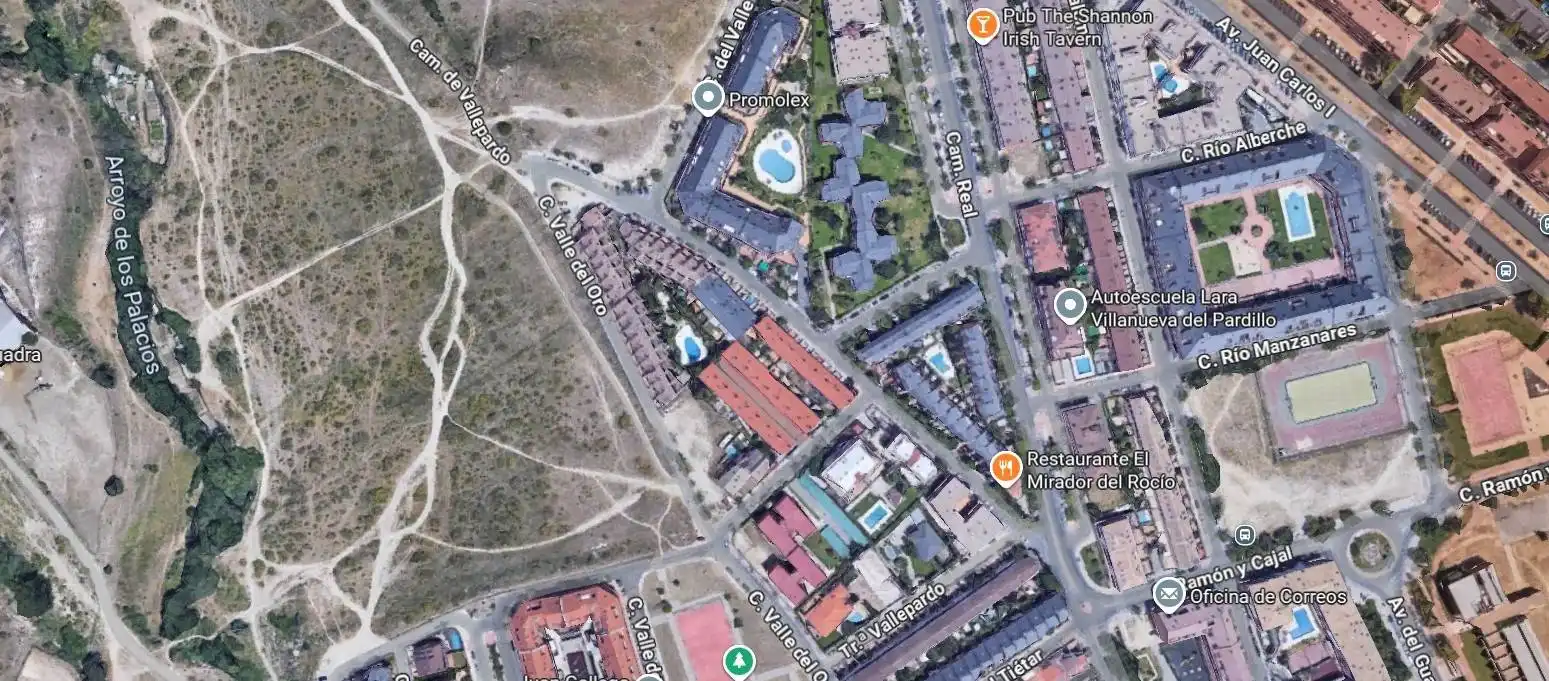 Vista exterior de Casa o xalet en venda en Villanueva del Pardillo amb Jardí privat, Terrassa i Balcó