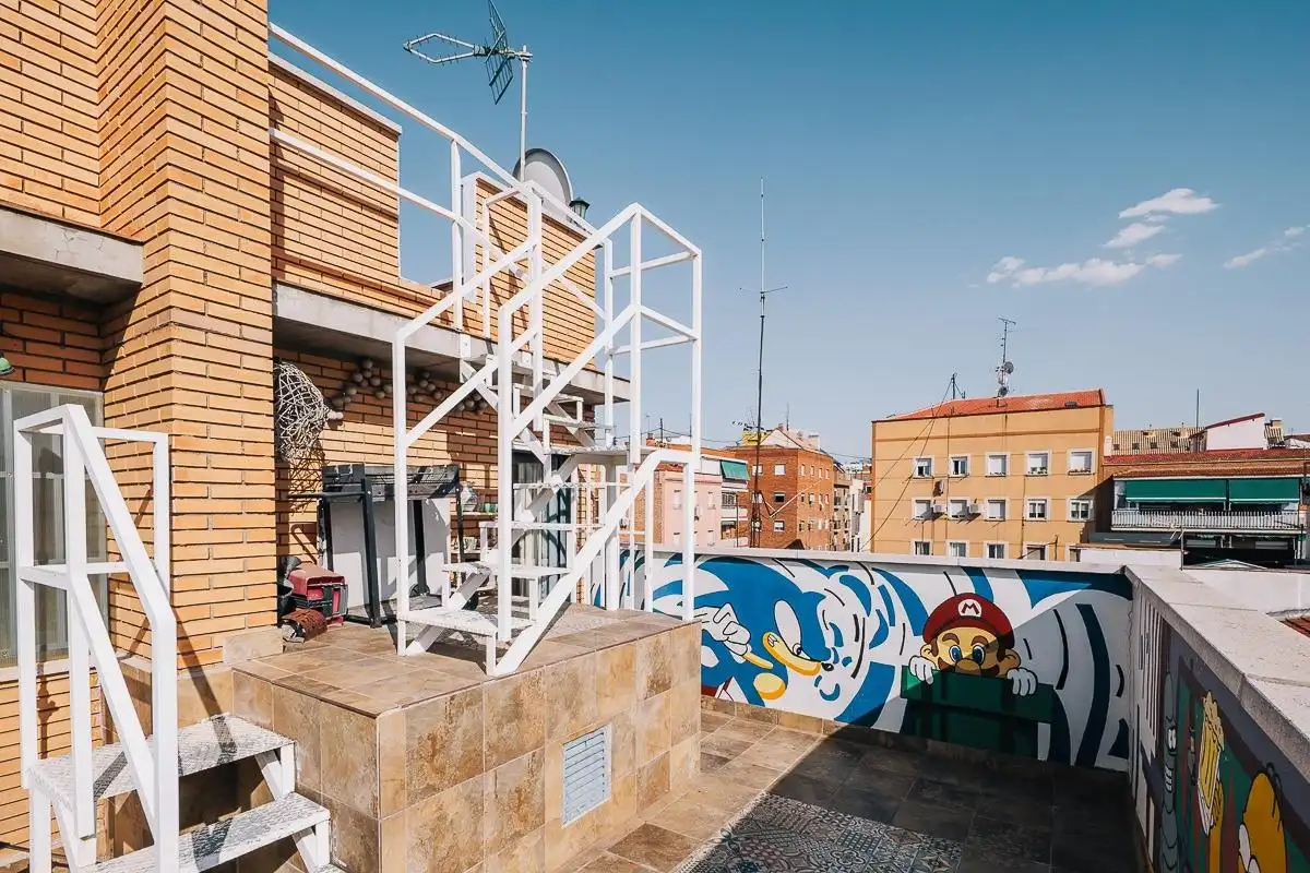 Vista exterior de Àtic en venda en Madrid amb Aire condicionat, Calefacció i Terrassa