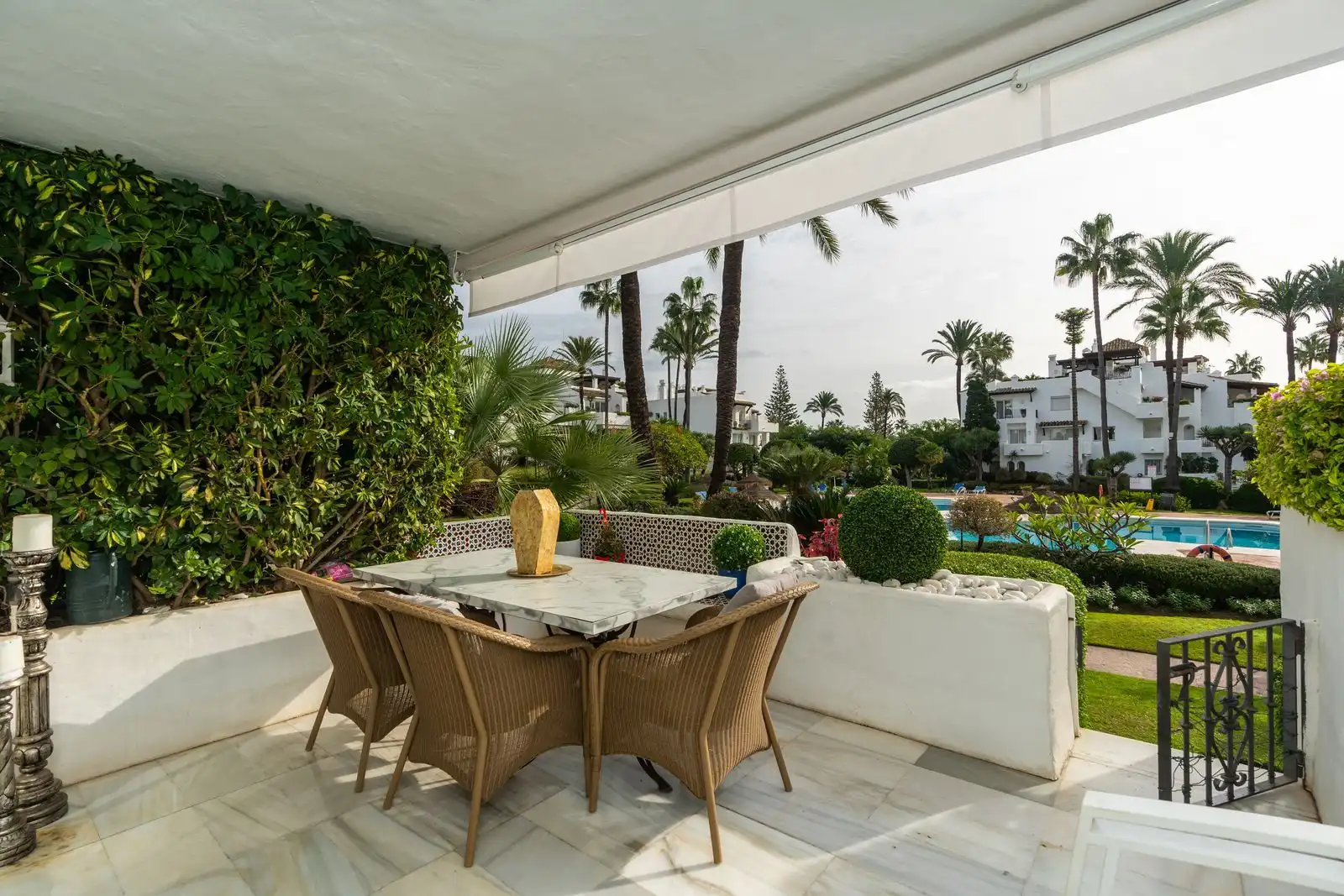 Terrassa de Apartament en venda en Estepona amb Terrassa, Traster i Moblat