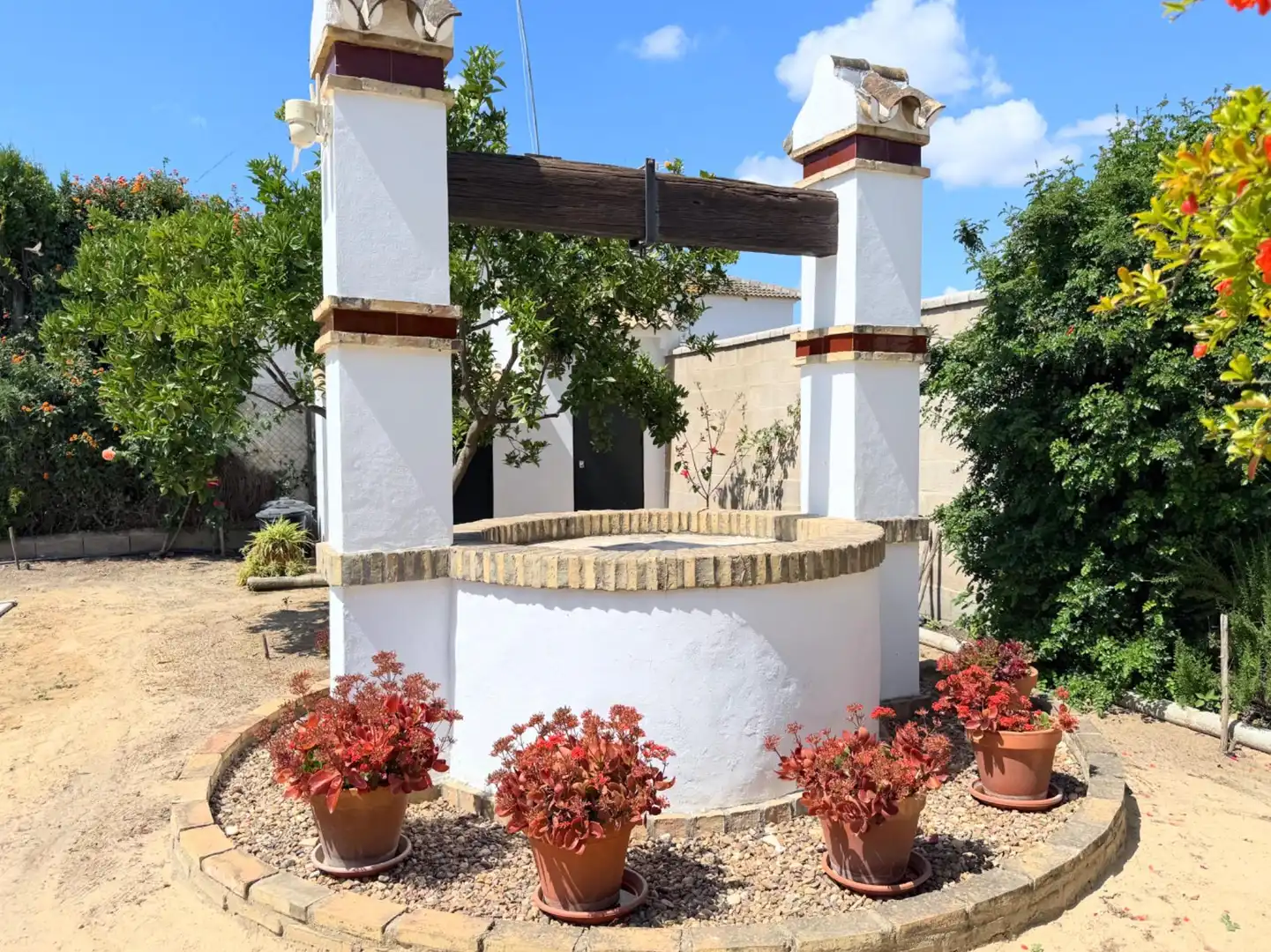 Houses for sale in Hinojos  with Air Conditioner, Heating and Private garden