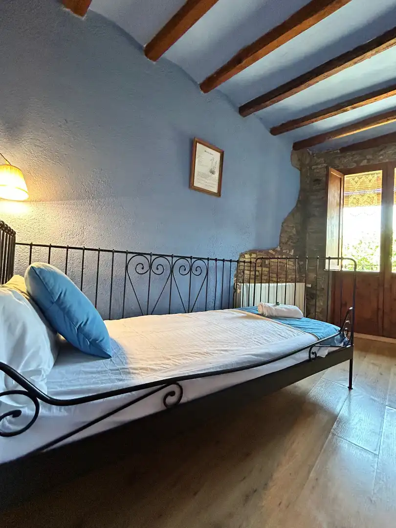 Habitación de Finca rústica en venta en Alpens con Calefacción, Parquet y Amueblado