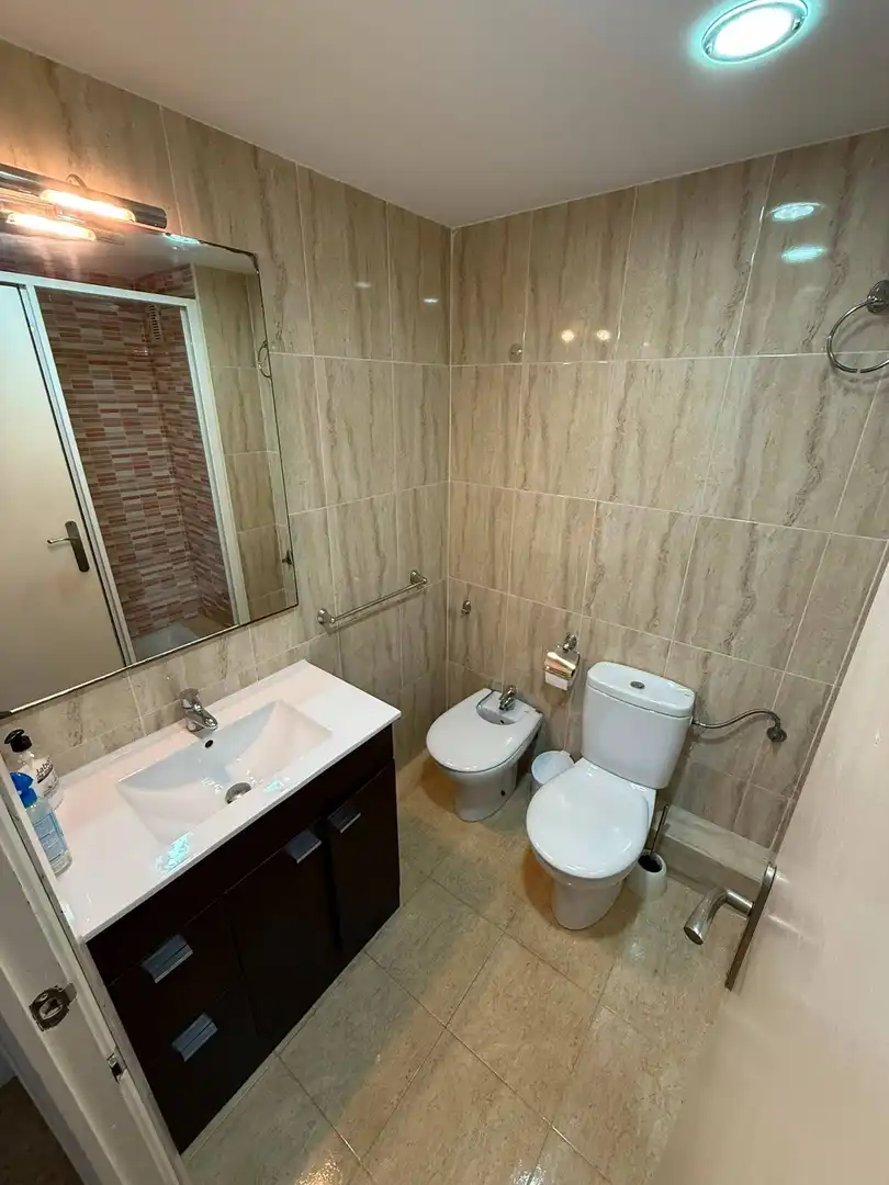 Bany de Apartament de lloguer en El Puig de Santa Maria amb Aire condicionat, Moblat i Piscina comunitària