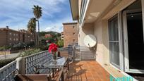 Außenansicht von Wohnung miete in Castelldefels mit Klimaanlage, Heizung und Privatgarten