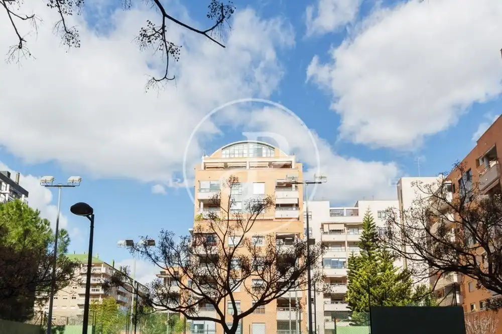 Außenansicht von Wohnung zur Miete in Valencia mit Klimaanlage, Heizung und Privatgarten